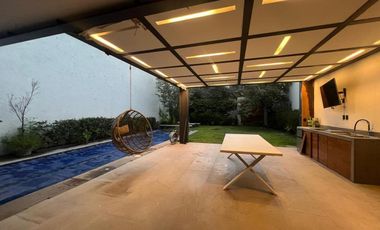 CASA EN VENTA CON TERRENO DOBLE Y ALBERCA, EN LOMAS DEL PEDREGAL, IMPECABLE!