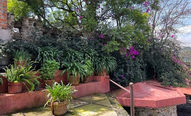 Espectacular Propiedad en Tlalpan con Casa de Lujo e Instalaciones Para Caballos