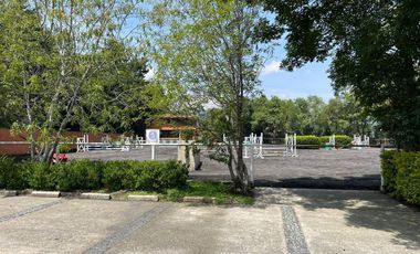 Espectacular Propiedad en Tlalpan con Casa de Lujo e Instalaciones Para Caballos