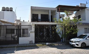 CASA CON 2 DEPARTAMENTOS INDEPENDIENTES OPORTUNIDAD UNICA EN PUERTO VALLARTA