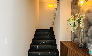 RESIDENCIA EN VENTA CON REC. EN PB Y ACABADOS DE LUJO EN LOMAS DE ANGELOPOLIS