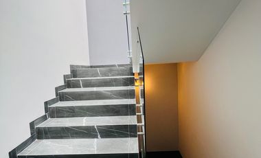 RESIDENCIA EN VENTA CON REC. EN PB Y ACABADOS DE LUJO EN LOMAS DE ANGELOPOLIS