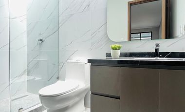 RESIDENCIA EN VENTA CON REC. EN PB Y ACABADOS DE LUJO EN LOMAS DE ANGELOPOLIS