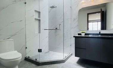 RESIDENCIA EN VENTA CON REC. EN PB Y ACABADOS DE LUJO EN LOMAS DE ANGELOPOLIS