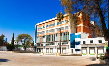 Bodega 2552m2 en calzada de Tlalpan con andenes y elevador de carga