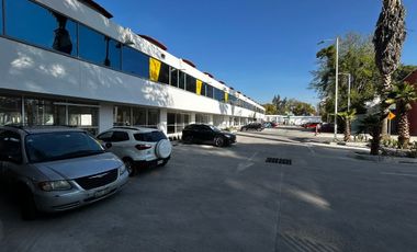Bodega 2552m2 en calzada de Tlalpan con andenes y elevador de carga