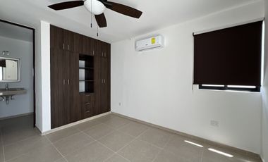 Casa con piscina y amplio jardin, en Botánico Privada Residencial, Conkal.