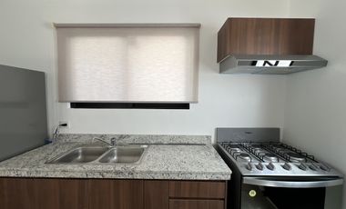 Casa con piscina y amplio jardin, en Botánico Privada Residencial, Conkal.