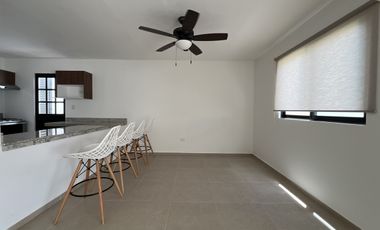 Casa con piscina y amplio jardin, en Botánico Privada Residencial, Conkal.