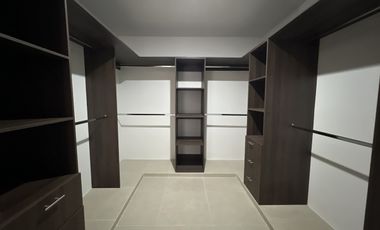 Casa con piscina y amplio jardin, en Botánico Privada Residencial, Conkal.