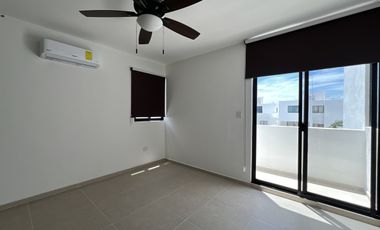 Casa con piscina y amplio jardin, en Botánico Privada Residencial, Conkal.