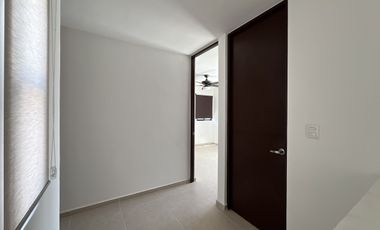 Casa con piscina y amplio jardin, en Botánico Privada Residencial, Conkal.