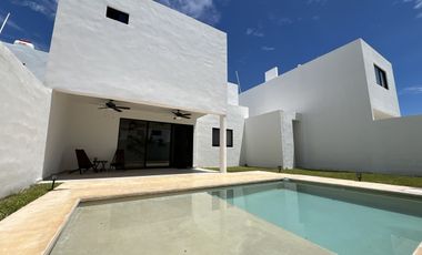 Casa con piscina y amplio jardin, en Botánico Privada Residencial, Conkal.