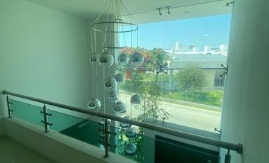 Casa en renta en  La cima de Zapopan en esquina.