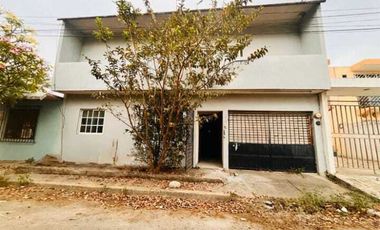 Casa en venta en Veracruz con 4 Hab y Alberca Col. Astilleros