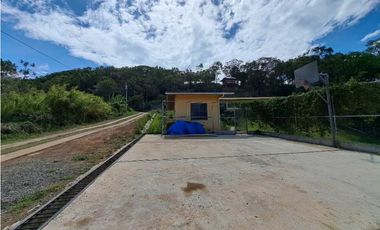 ALQUILO/ VENDO CASA CON VISTA Y 3000M2 BOQUETE