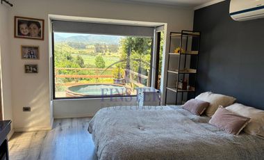 Parcela con 2 Casas y Vista Despejada en Campo Mar IV