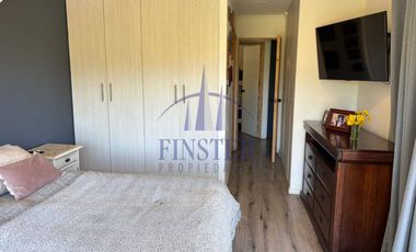 Parcela con 2 Casas y Vista Despejada en Campo Mar IV