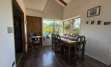 Parcela con 2 Casas y Vista Despejada en Campo Mar IV