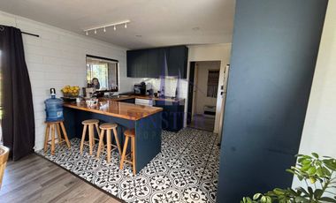 Parcela con 2 Casas y Vista Despejada en Campo Mar IV