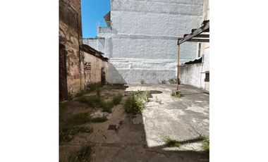 Venta Gran propiedad con 6 oficinas y patio calle España