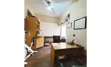 Venta Gran propiedad con 6 oficinas y patio calle España