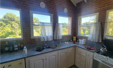 HERMOSA CASA EN ALTURA SOBRE PRINCIPAL AV. PINZÓN