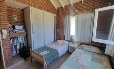 HERMOSA CASA EN ALTURA SOBRE PRINCIPAL AV. PINZÓN