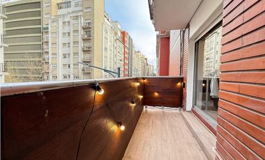 TRES AMB CON BALCON SALIENTE