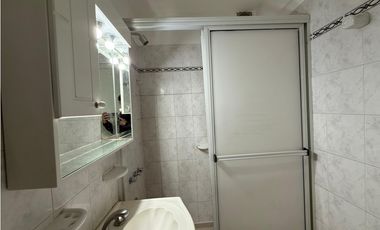 TRES AMB CON BALCON SALIENTE