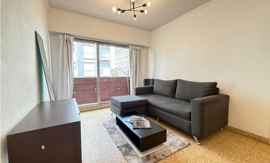 TRES AMB CON BALCON SALIENTE