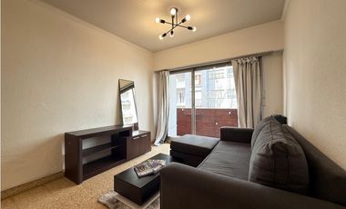 TRES AMB CON BALCON SALIENTE