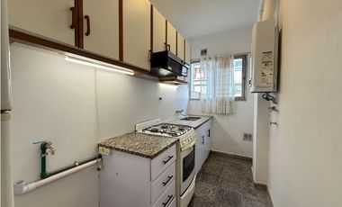 TRES AMB CON BALCON SALIENTE