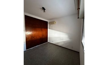 Casa centrica sobre calle Tte. Origone en Brandsen