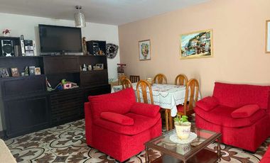 Casa PH en venta en Villa Dominico
