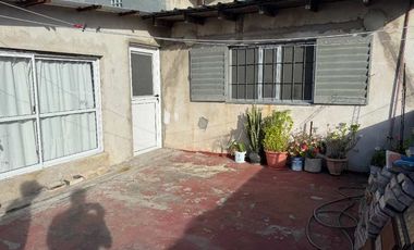 Casa PH en venta en Villa Dominico