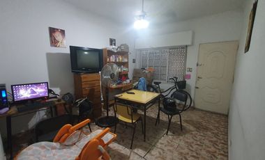 Casa PH en venta en Lanus Oeste