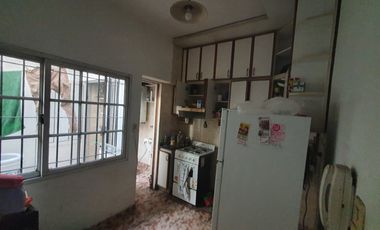 Casa PH en venta en Lanus Oeste