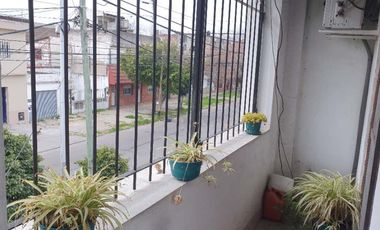 Departamento Tipo Casa en venta en Avellaneda Oeste
