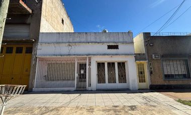 Casa PH en venta en Valentin Alsina