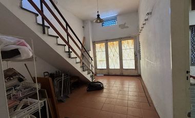 Casa PH en venta en Valentin Alsina