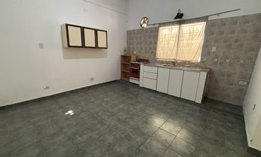 Casa PH en venta en Valentin Alsina