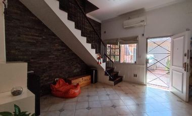 Casa PH en venta en Lanus Oeste