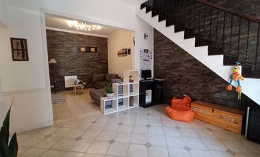 Casa PH en venta en Lanus Oeste
