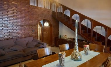 EUSKADI VENDE EXPECTACULAR CASA (J.F. MORENO) APTA CREDITO USD 240000