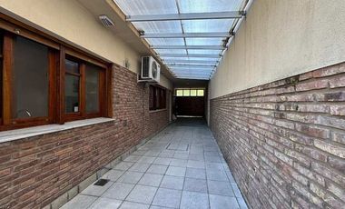 Casa en venta en Ezpeleta Este