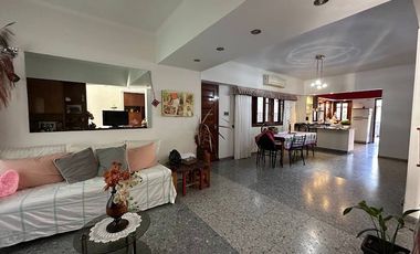 Casa en venta en Ezpeleta Este