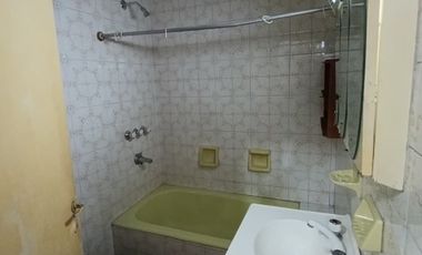 Casa en alquiler en Isidro Casanova