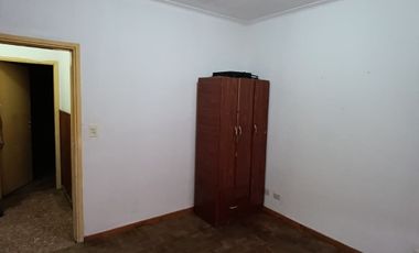 Casa en alquiler en Isidro Casanova