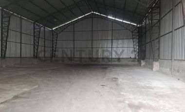 Se Alquila Bodega con ofcinas y patio para maniobras, via a Daule, KariG